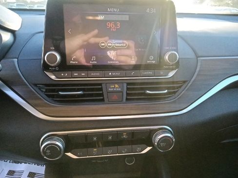 Used 2024 Nissan Altima 2.5 SV image 20