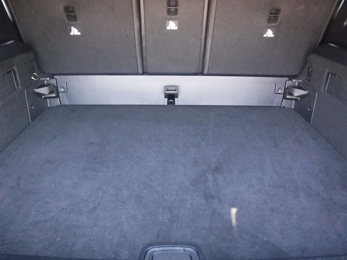 Used 2023 Mercedes-Benz GLB 250 image 8