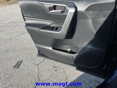 Used 2019 Toyota RAV4 XLE image 18