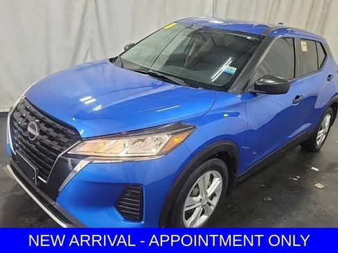 Used 2022 Nissan Kicks S FWD image 1