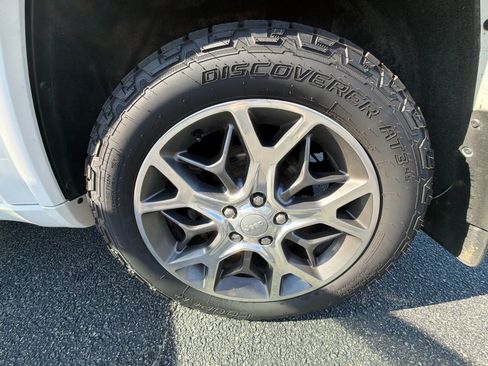 Used 2020 Jeep Grand Cherokee Overland AWD/4WD image 28