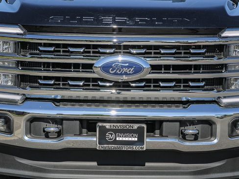 Used 2024 Ford F250 Lariat w/ Chrome Package image 6