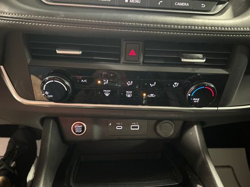 Used 2023 Nissan Rogue S AWD/4WD image 17