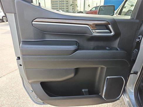 Used 2025 Chevrolet Silverado 1500 LT image 13