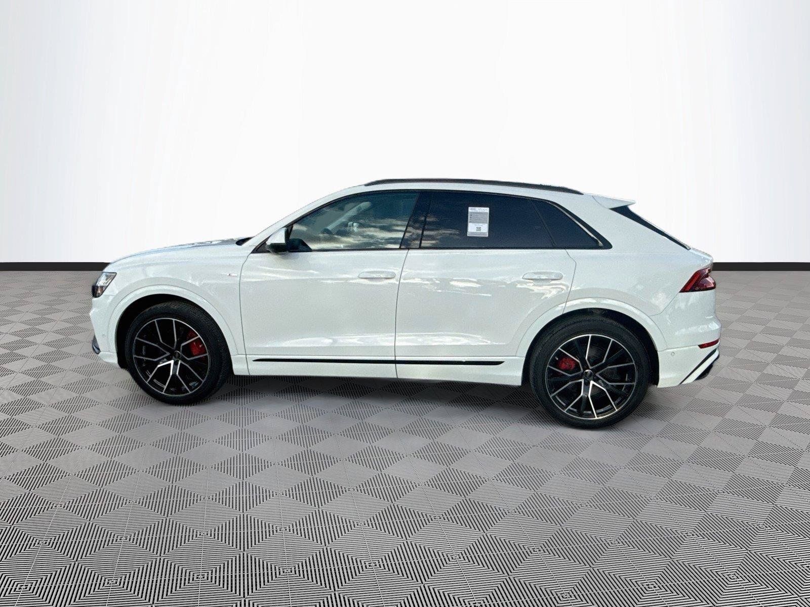 Used 2023 Audi Q8 Prestige AWD/4WD image 4