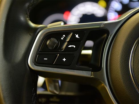 Used 2019 Porsche Cayenne image 18