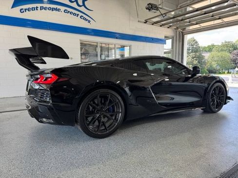 Used 2026 Chevrolet Corvette ZR1 w/ ZR1 Carbon Fiber Aero Package RWD image 9