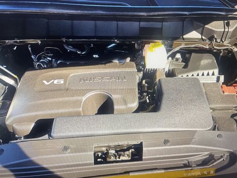 Used 2024 Nissan Pathfinder Platinum w/ Cargo Package image 15