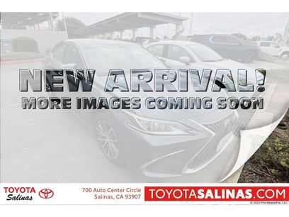 Used 2023 Lexus ES 300h w/ Premium Package