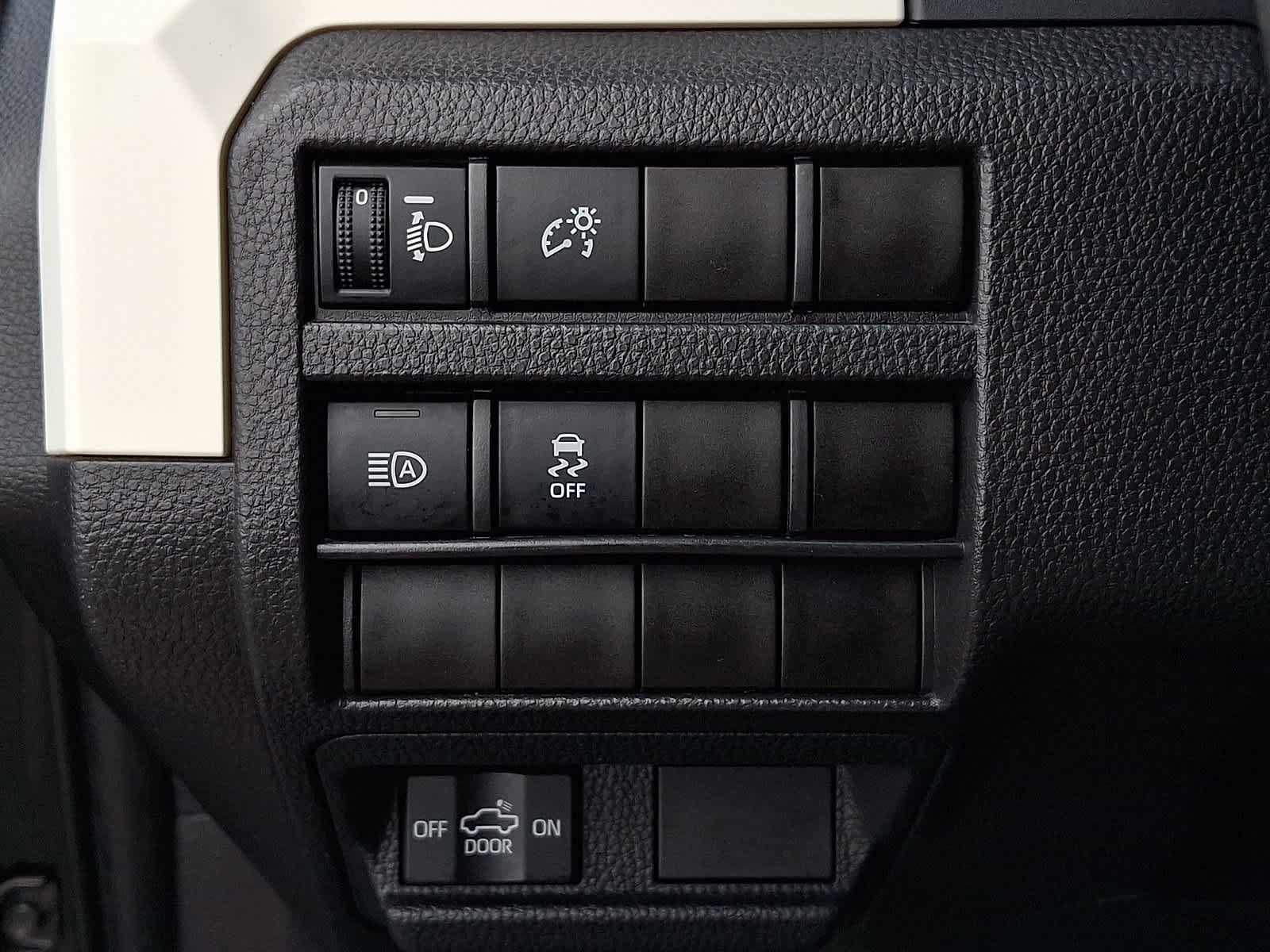 Used 2024 Toyota Tacoma TRD Off-Road AWD/4WD image 30