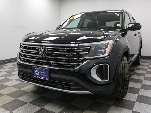 Used 2025 Volkswagen Atlas SEL AWD/4WD image 5