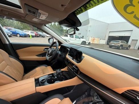 Used 2023 Nissan Rogue Platinum AWD/4WD image 19
