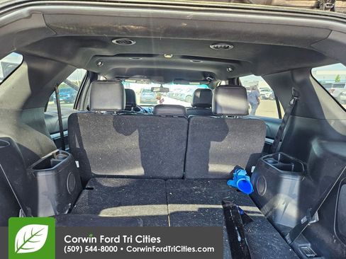 Used 2016 Ford Explorer XLT w/ Equipment Group 202A AWD/4WD image 12