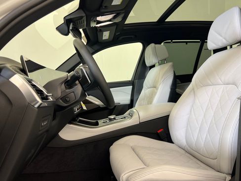 Used 2026 BMW X5 sDrive40i w/ Climate Comfort Package RWD image 5