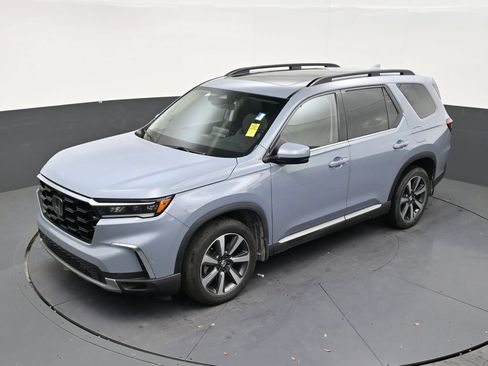 Used 2024 Honda Pilot Touring image 11