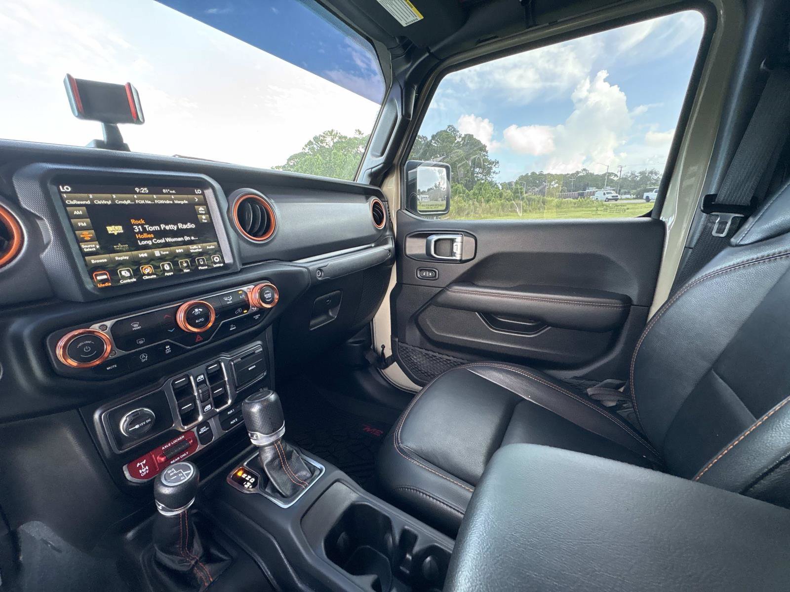 Used 2022 Jeep Gladiator Mojave w/ LED Lighting Group AWD/4WD image 27