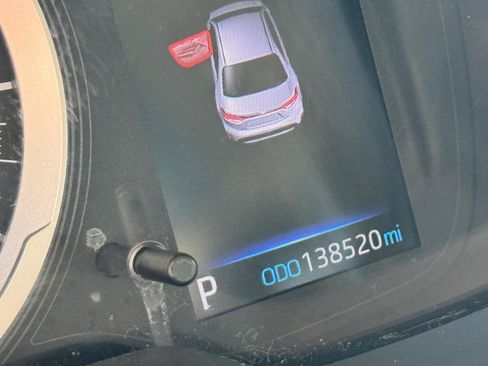 Used 2020 Toyota Corolla LE FWD image 14