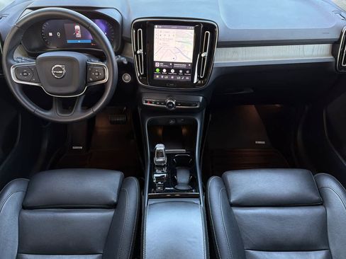 Used 2024 Volvo XC40 B5 Plus AWD/4WD image 3