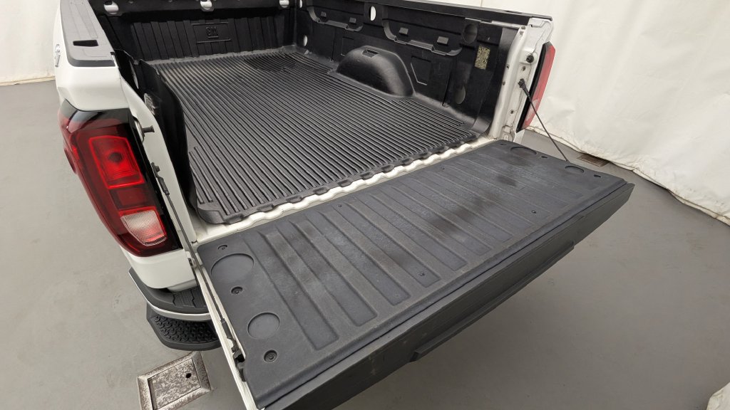 Used 2023 GMC Sierra 1500 Pro AWD/4WD image 9