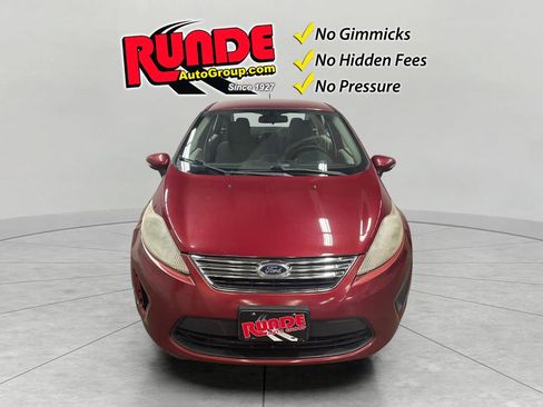 Used 2013 Ford Fiesta SE w/ Interior Protection Pkg image 2