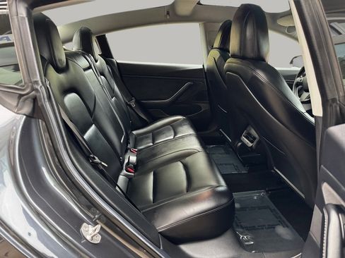 Used 2018 Tesla Model 3 Long Range image 16