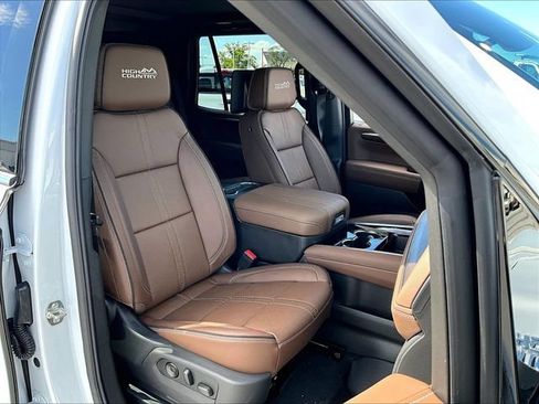 New 2026 Chevrolet Tahoe High Country AWD/4WD image 32