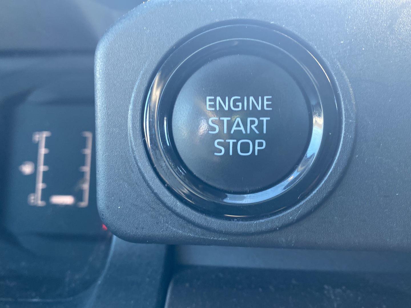 Used 2025 Toyota Tacoma SR5 AWD/4WD image 19