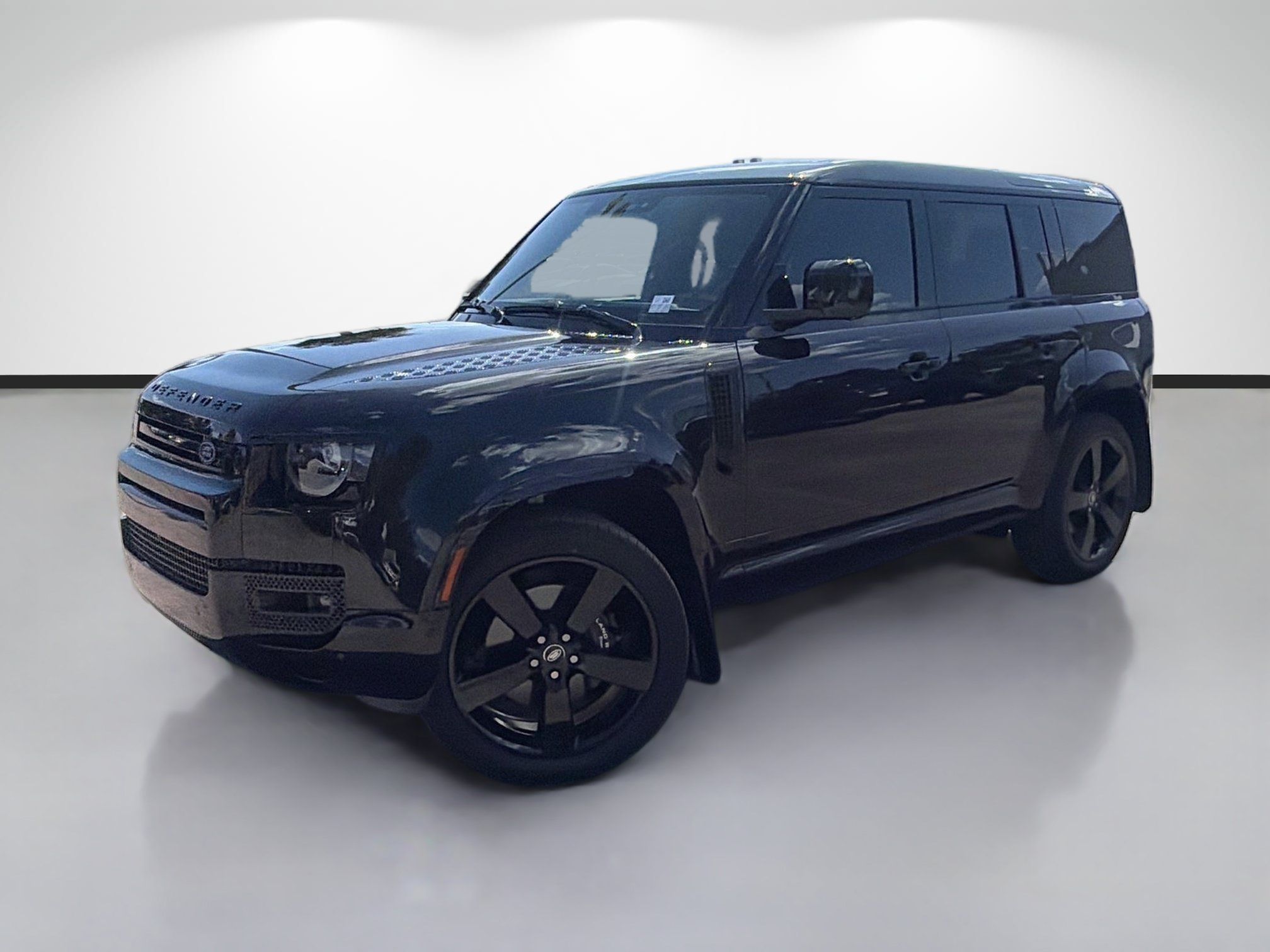 Used 2024 Land Rover Defender 110 V8 AWD/4WD image 1