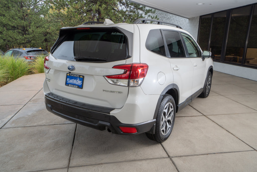 Certified 2023 Subaru Forester Premium AWD/4WD image 6