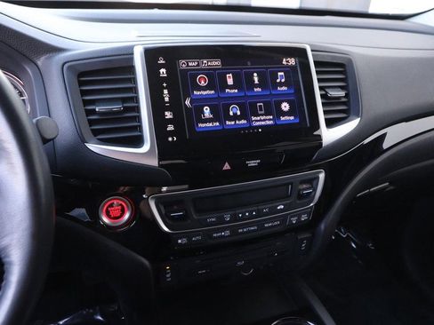 Used 2017 Honda Pilot Touring image 17