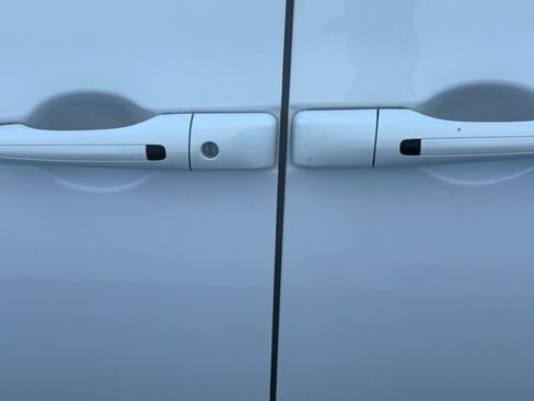 Used 2022 Chrysler Pacifica Touring-L FWD image 22