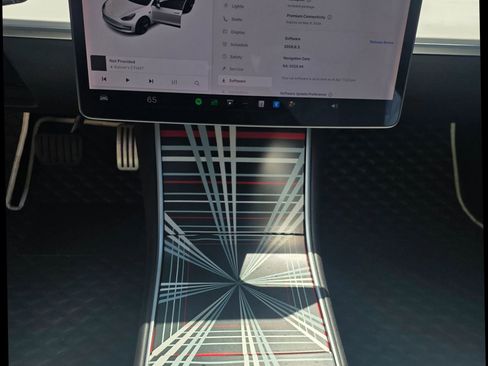 Used 2018 Tesla Model 3 Long Range image 12