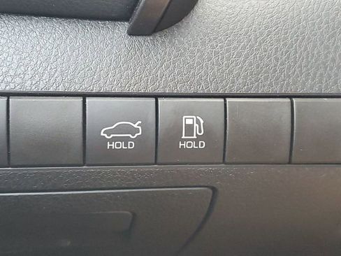 Used 2020 Toyota Camry LE image 26