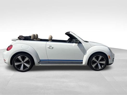 Used 2013 Volkswagen Beetle 2.0T image 8