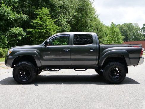 Used 2014 Toyota Tacoma PreRunner w/ SR5 Package RWD image 43