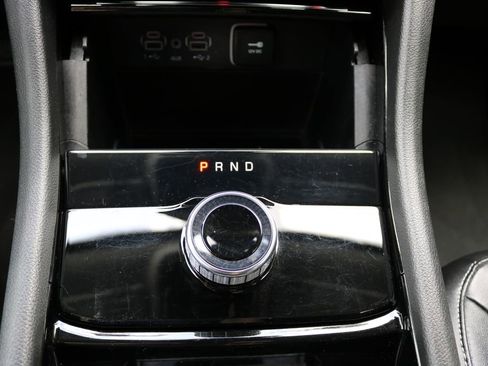 Used 2023 Jeep Grand Cherokee L Limited w/ Black Appearance Package image 26