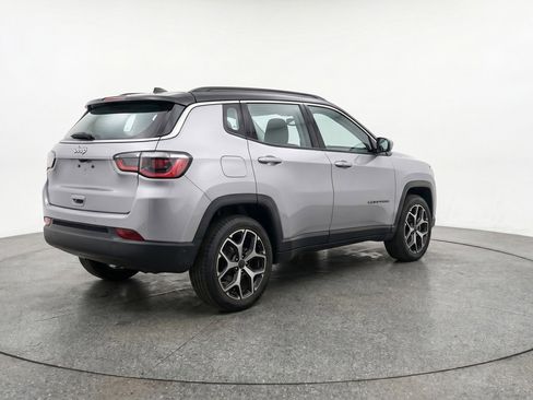 Used 2025 Jeep Compass Limited AWD/4WD image 9