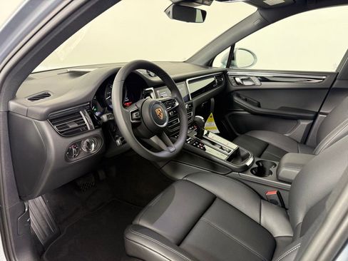 New 2026 Porsche Macan AWD/4WD image 4