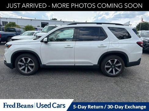 Used 2024 Honda Pilot Elite image 4