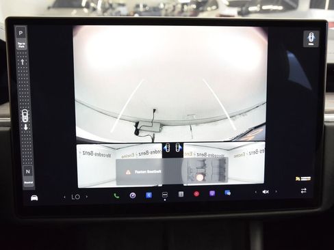 Used 2022 Tesla Model X image 32