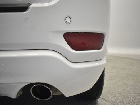 Used 2021 Jeep Grand Cherokee Altitude image 18