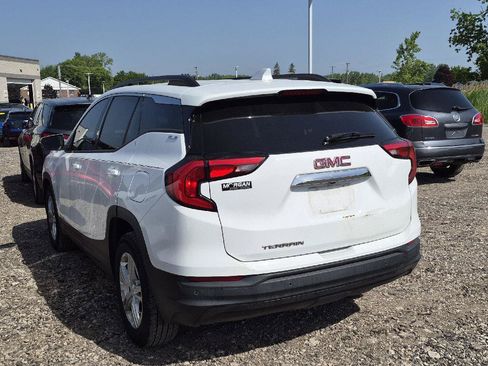 Used 2018 GMC Terrain SLE w/ Driver Convenience Package FWD image 3