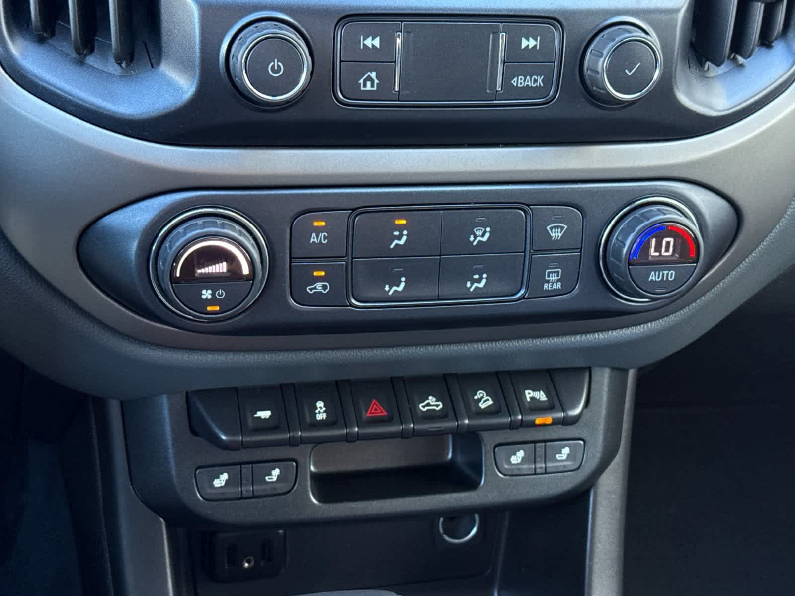 Used 2019 Chevrolet Colorado Z71 AWD/4WD image 19