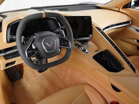 Used 2023 Chevrolet Corvette Stingray Premium Conv w/ Z51 Performance Package RWD image 16