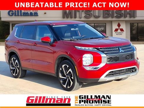 Used 2024 Mitsubishi Outlander SE image 1