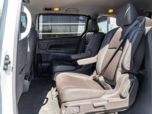 Used 2019 Honda Odyssey EX-L image 17