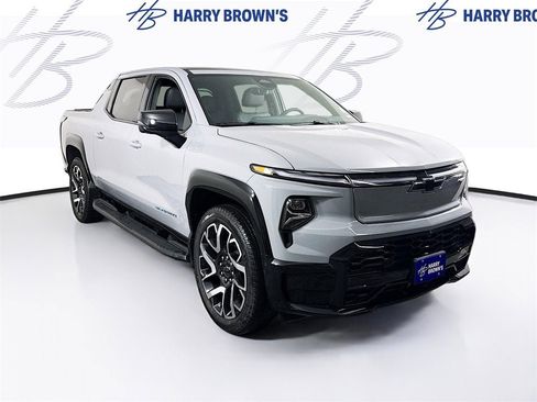 Used 2025 Chevrolet Silverado EV RST image 28