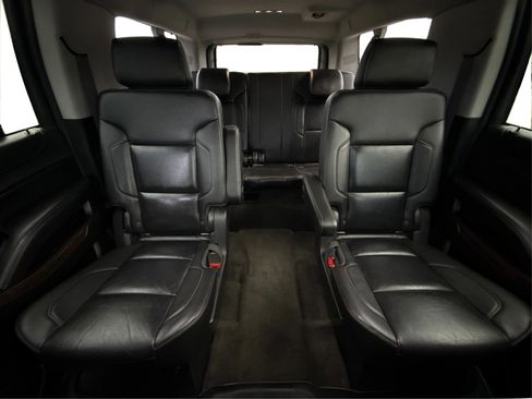 Used 2017 Chevrolet Suburban LT image 28