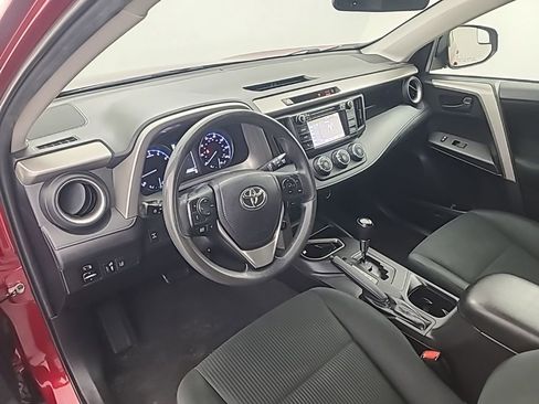 Used 2018 Toyota RAV4 LE AWD/4WD image 23