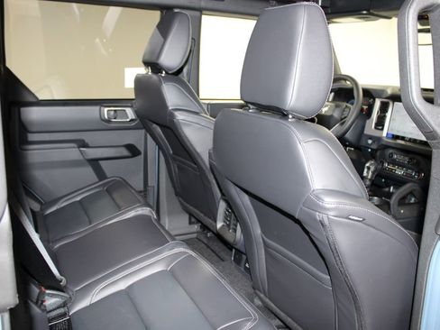 New 2025 Ford Bronco Outer Banks w/ Sasquatch Package image 32